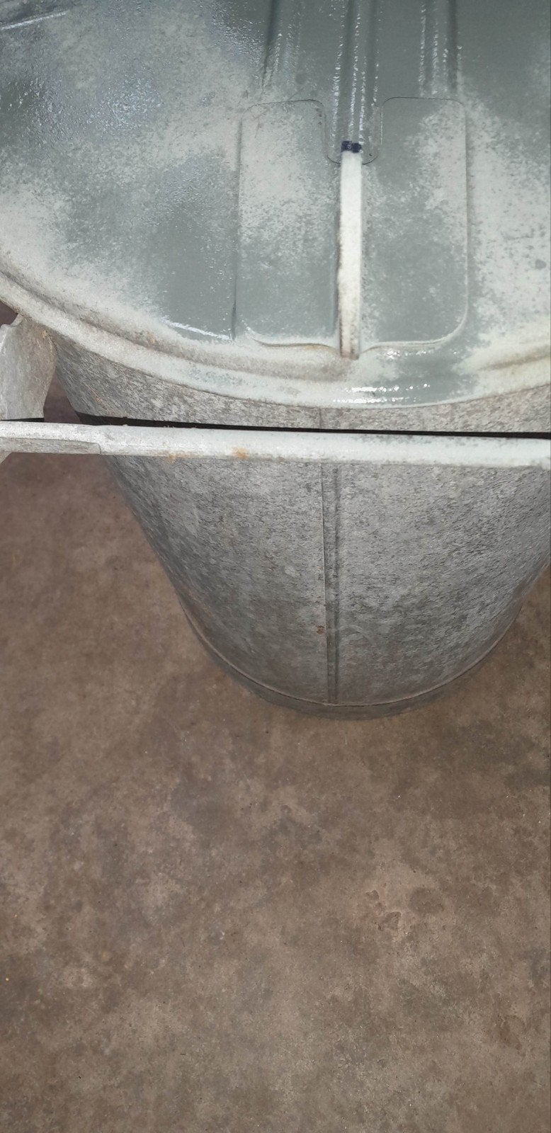 Oude metalen ton / vuilnisbak met deksel, 50 – 75, Gebruikt, 40 liter of meer, Ophalen of Verzenden