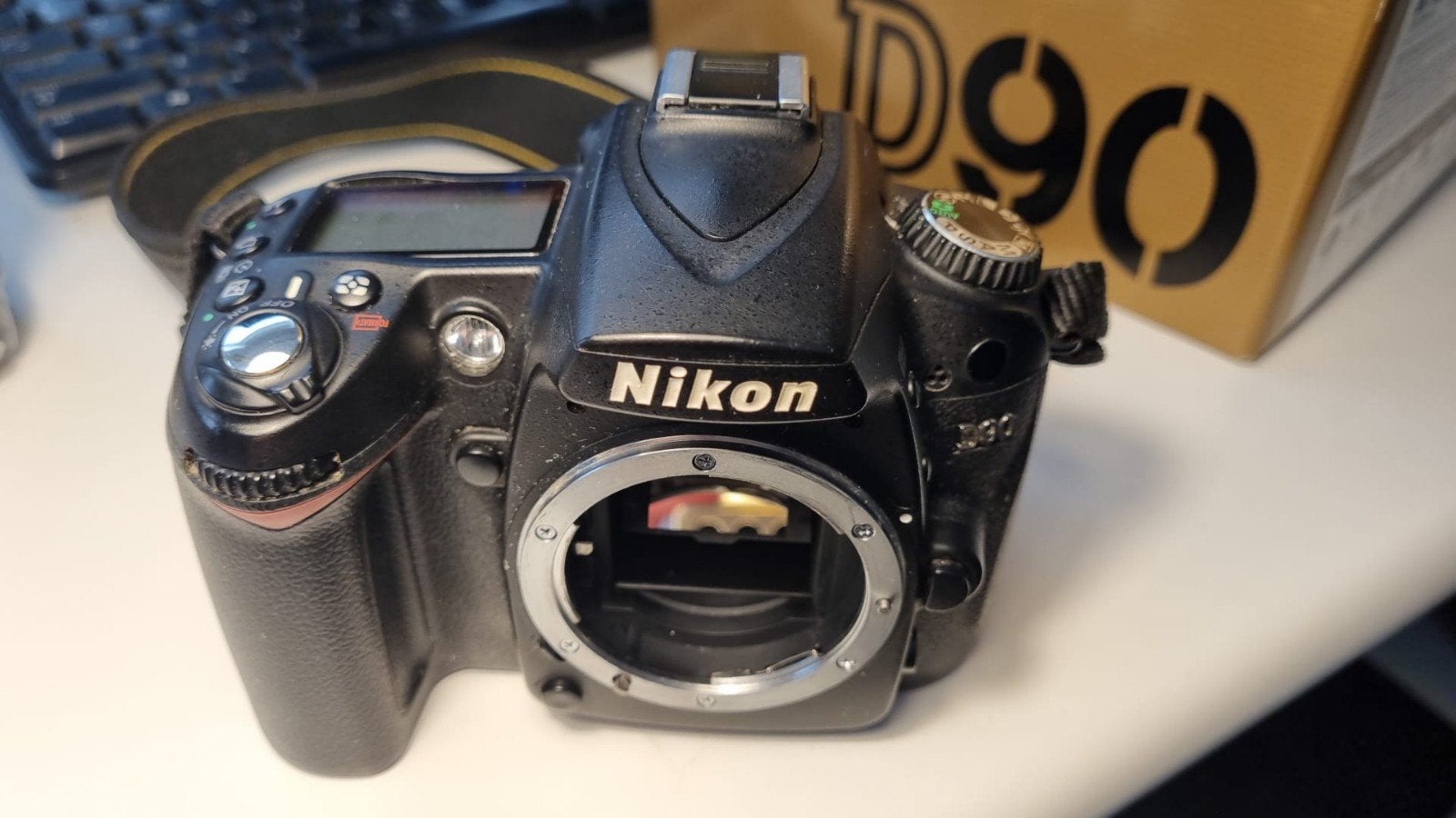 Nikon D90 Spiegelreflexcamera met 2 lenzen en flitser, Ingebouwde flitser, Gebruikt, Spiegelreflex, Ophalen of Verzenden