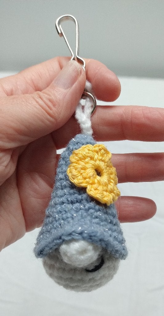 Gnome kabouter tashanger sleutelhanger gehaakt, Ophalen of Verzenden, Nieuw, Knuffel of Figuurtje