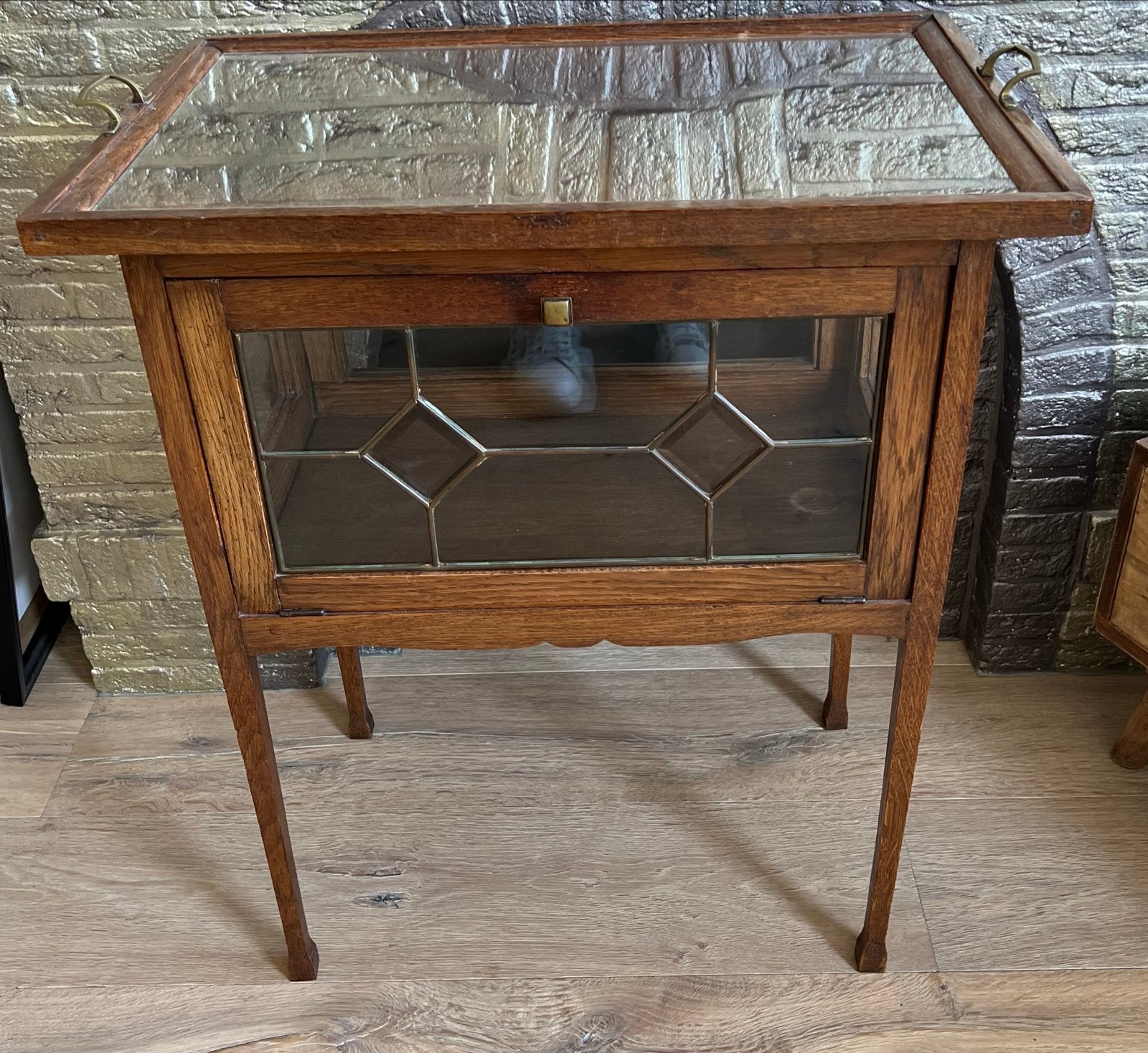 Antieke theetafel met glas-in-lood en afneembaar dienblad, Ophalen
