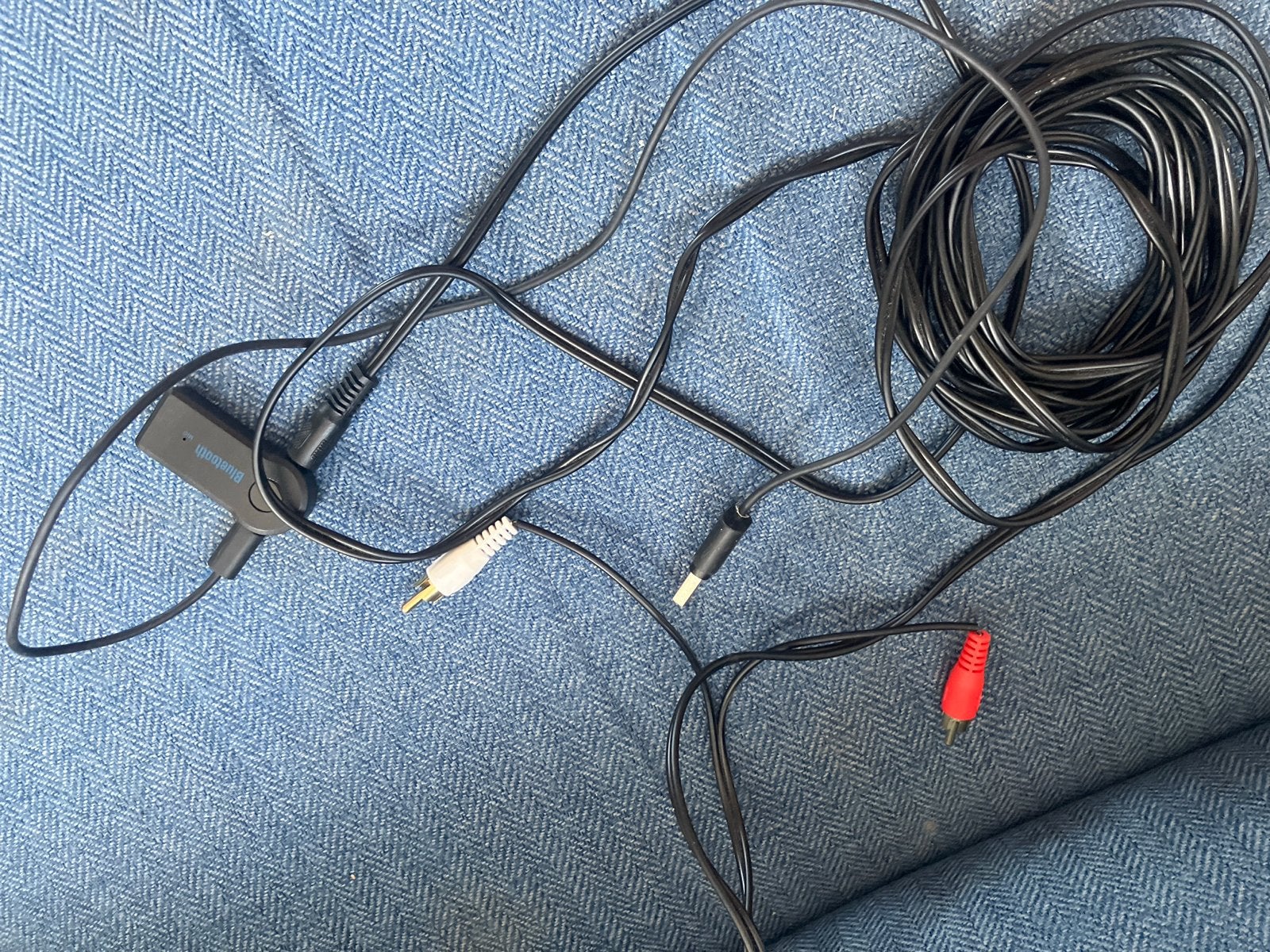 Bluetooth ontvanger met RCA en 3.5mm jack kabels, Ophalen of Verzenden, Zo goed als nieuw, 2 tot 5 meter, Overige kabels