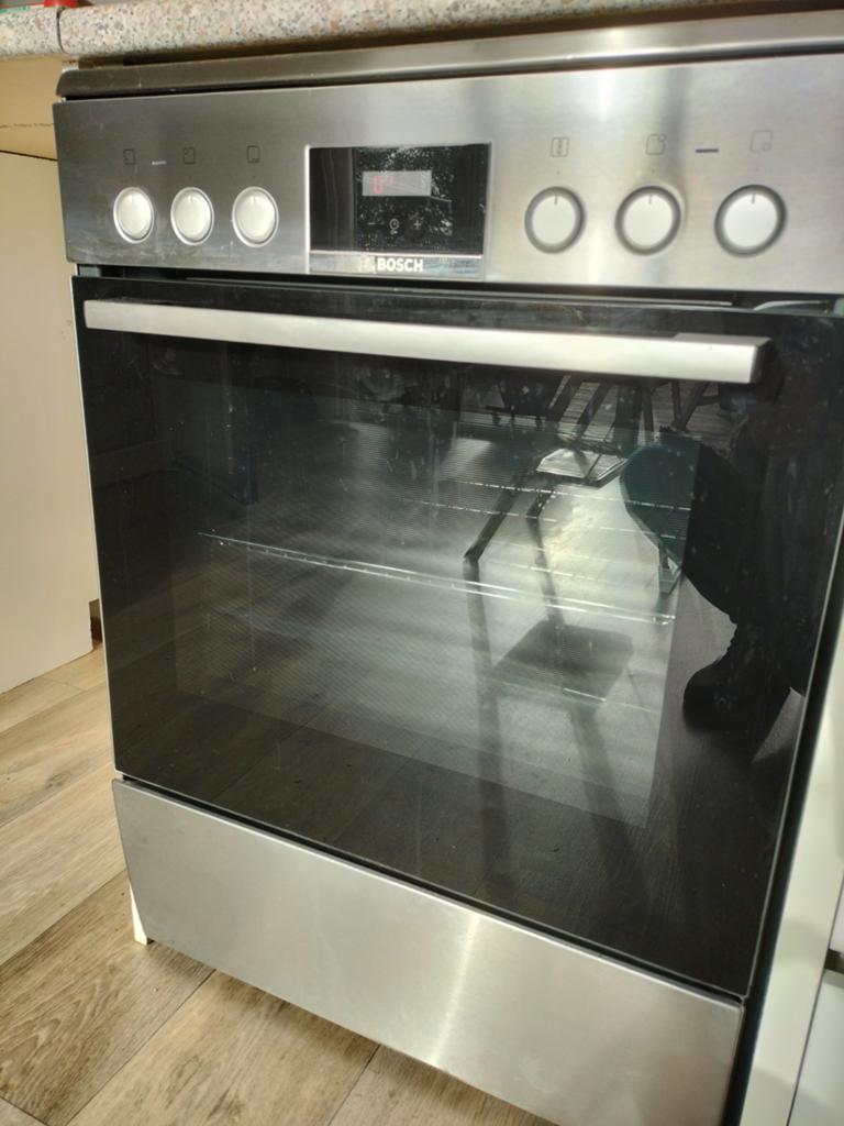Bosch Keramische Kookplaat met Heteluchtoven en Grill, Ophalen, Hete lucht, Bosch, Zo goed als nieuw