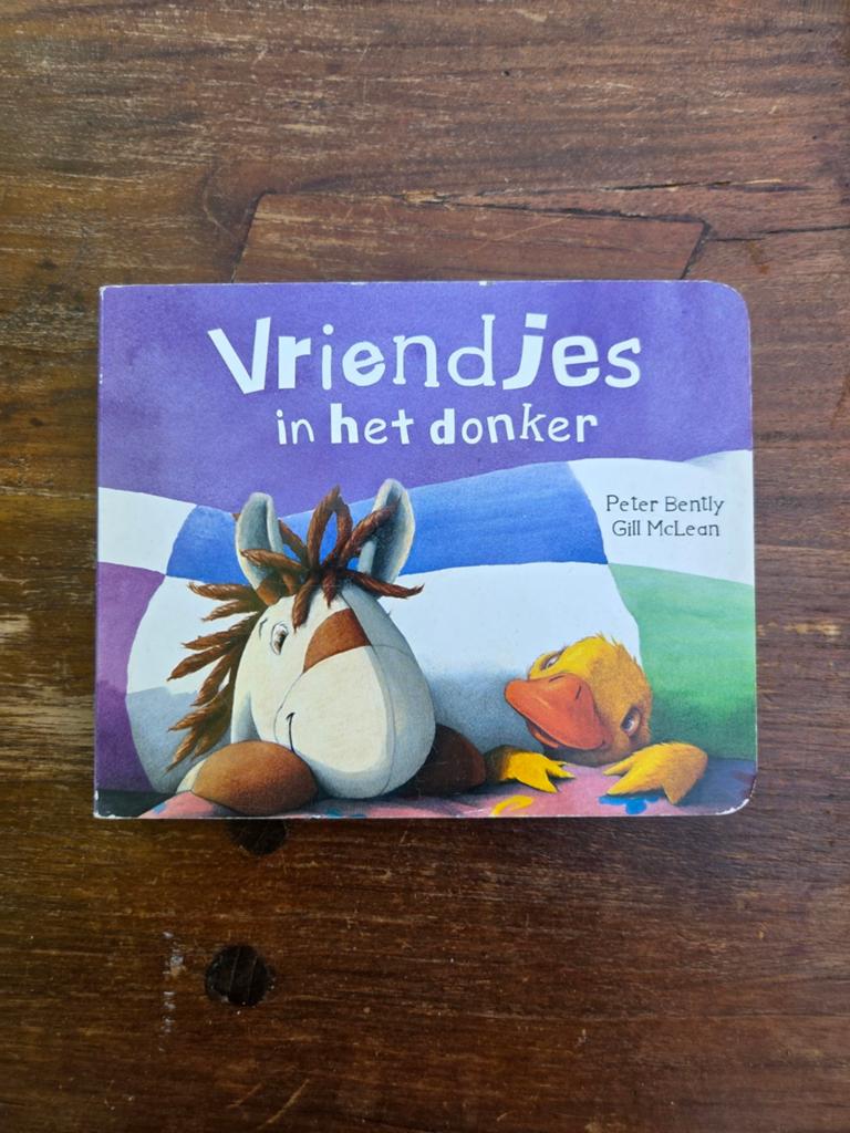 Vriendjes in het donker - Peter Bently & Gill McLean, Ophalen of Verzenden, Gelezen, Peter Bently, Fictie algemeen