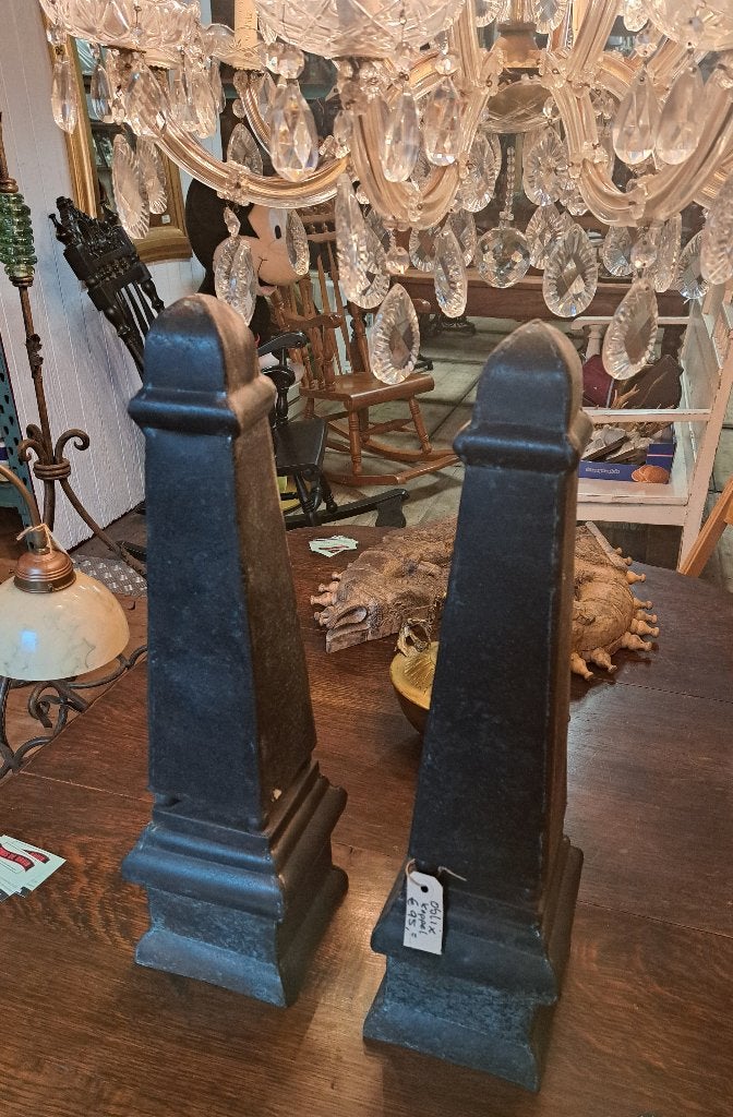 Een stel zinken ornamenten ook wel obelisk of menhir genoemd, Antiek en Kunst, Ophalen