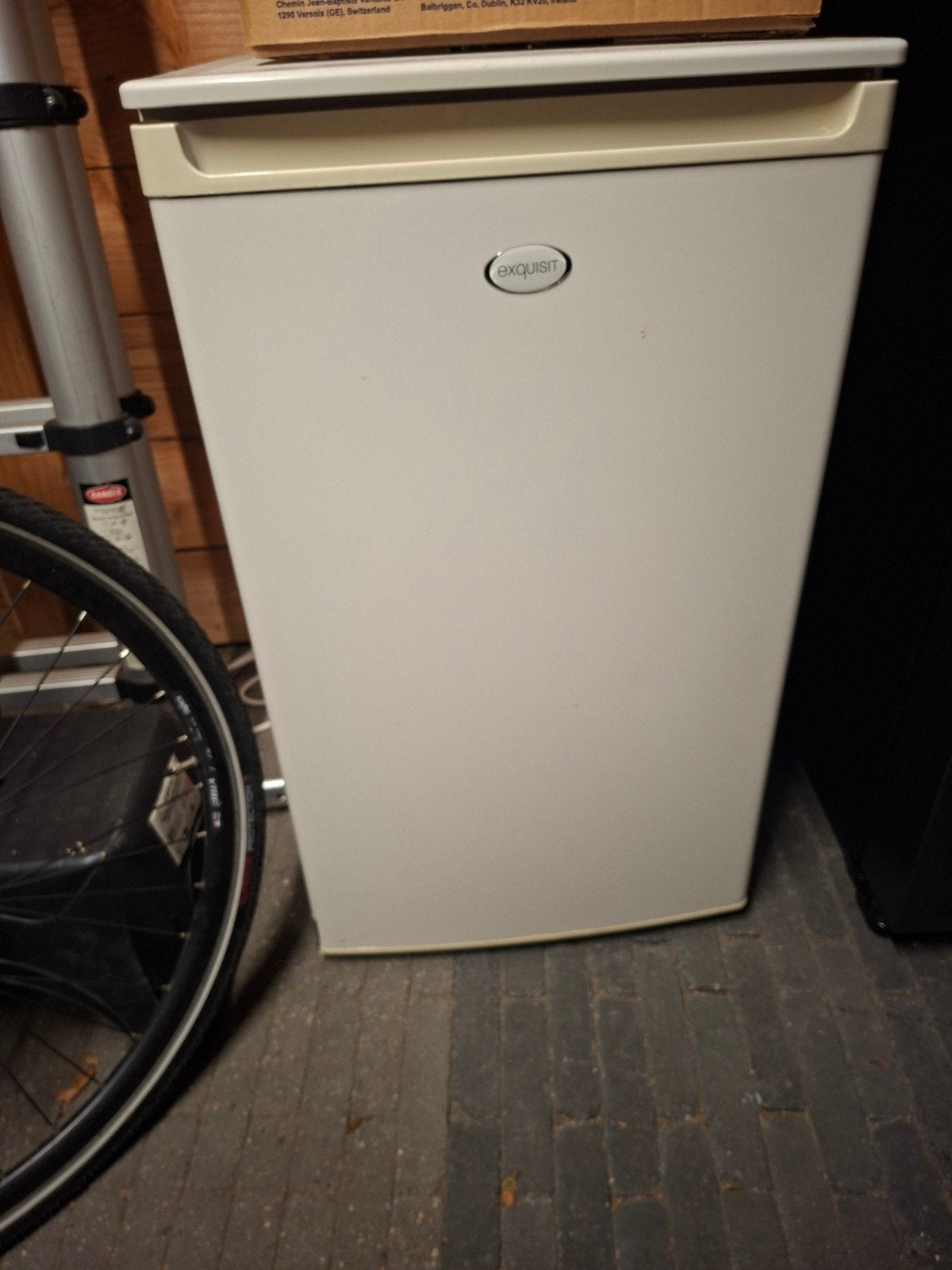 Exquisit Koelkast 85x50x58 cm - Compact en Efficiënt, Ophalen, Minder dan 85 cm, Minder dan 75 liter, Zonder vriesvak