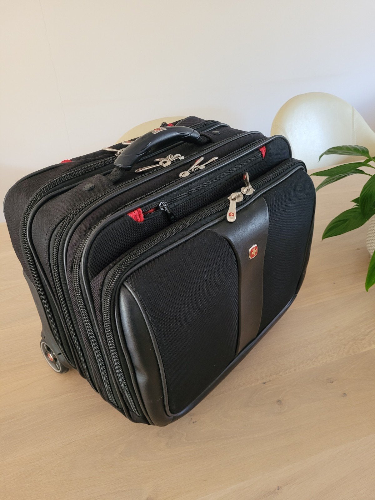 Wenger laptop trolley, Ophalen, Gebruikt, Trolleytas, 17 inch of meer
