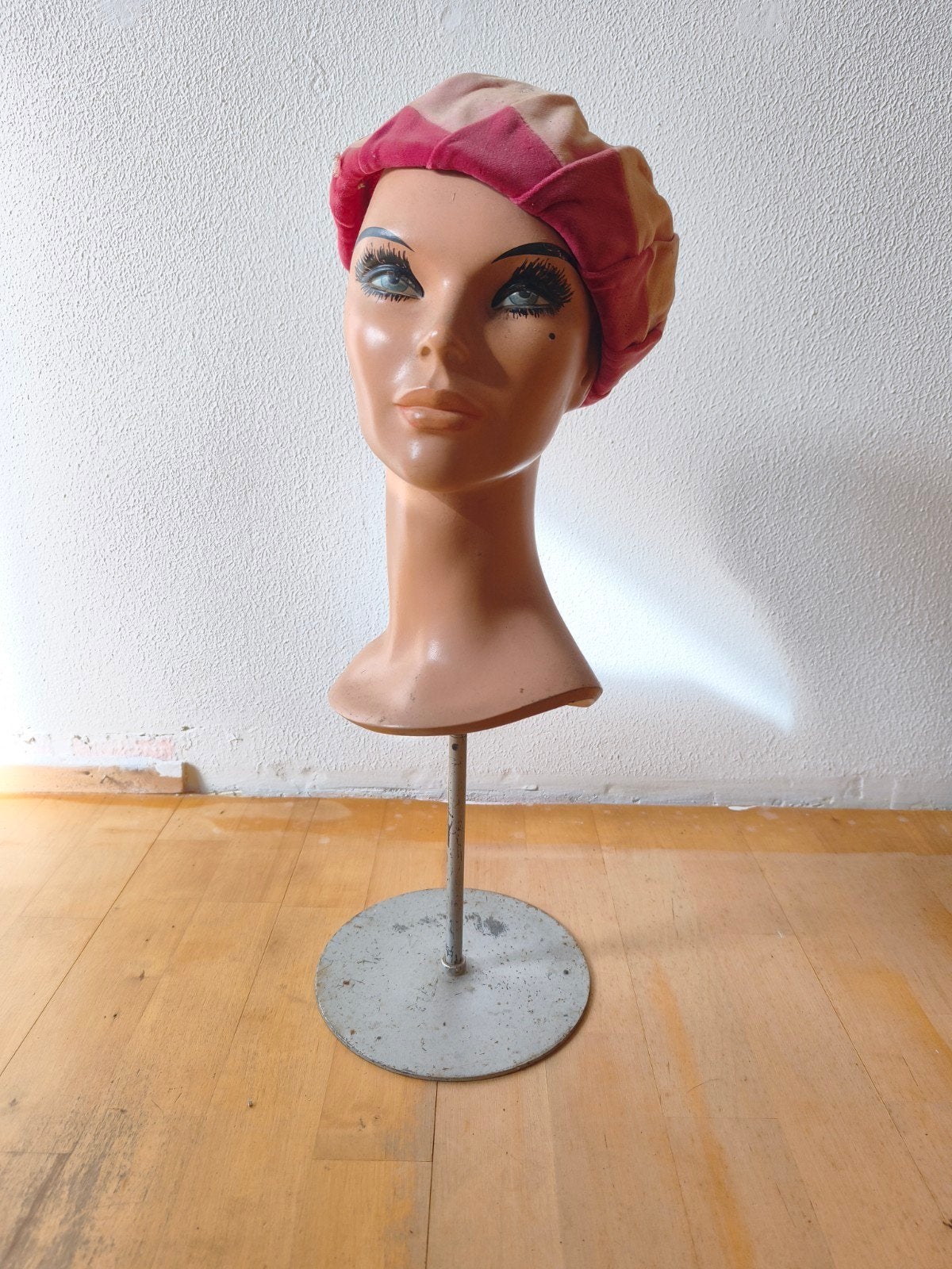 Vintage etalagepop hoofd met standaard, Ophalen
