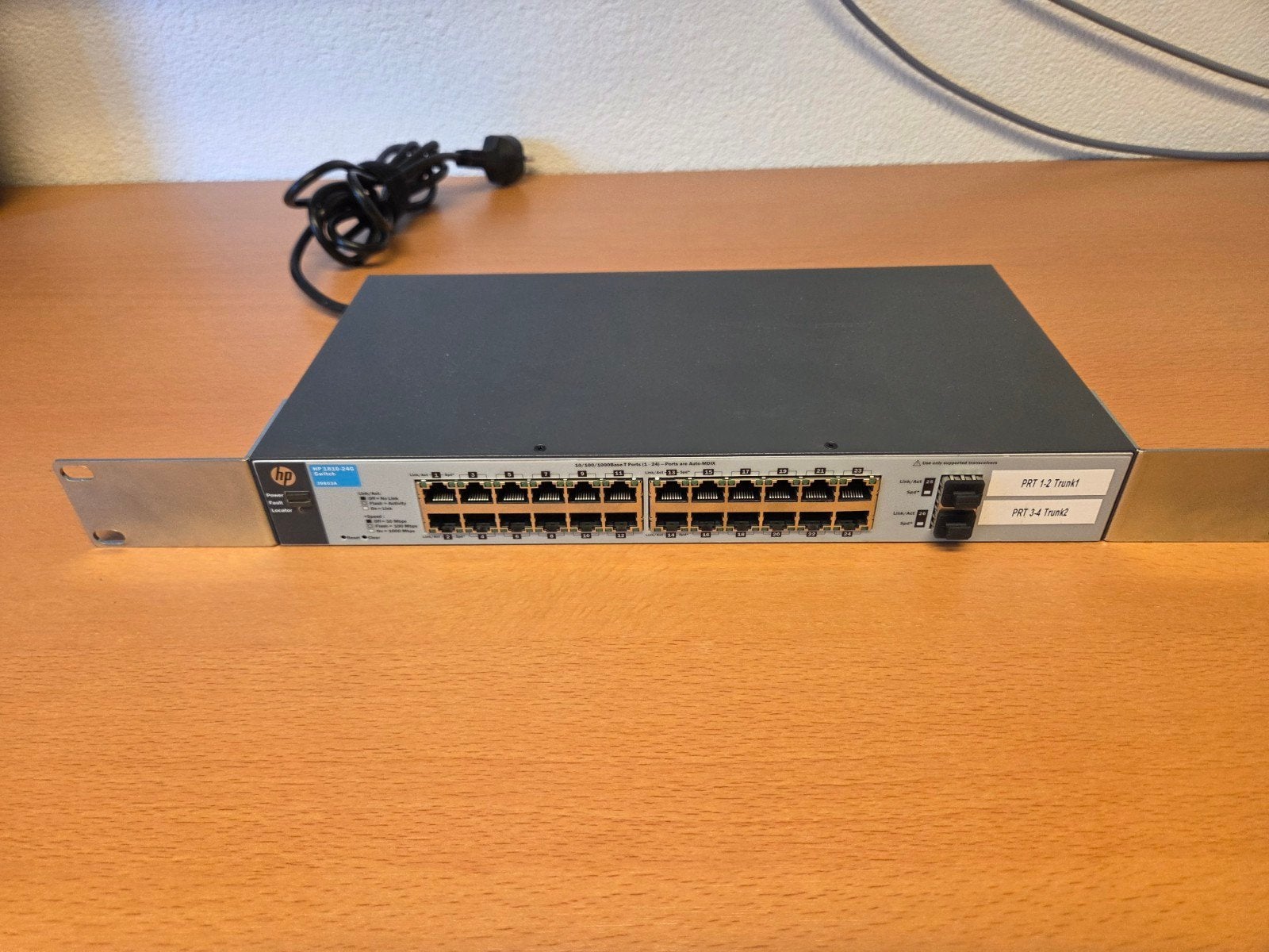 HP 1810-24G Managed Switch met 24 Gigabit Poorten, Computers en Software, Netwerk switches, Ophalen of Verzenden, Gebruikt