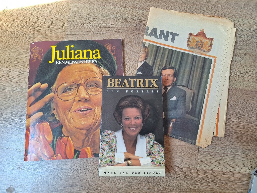 Juliana een mensenleven, Beatrix een portret + Algemeen Dagb, Verzamelen, Ophalen of Verzenden, Zo goed als nieuw, Nederland, Tijdschrift of Boek