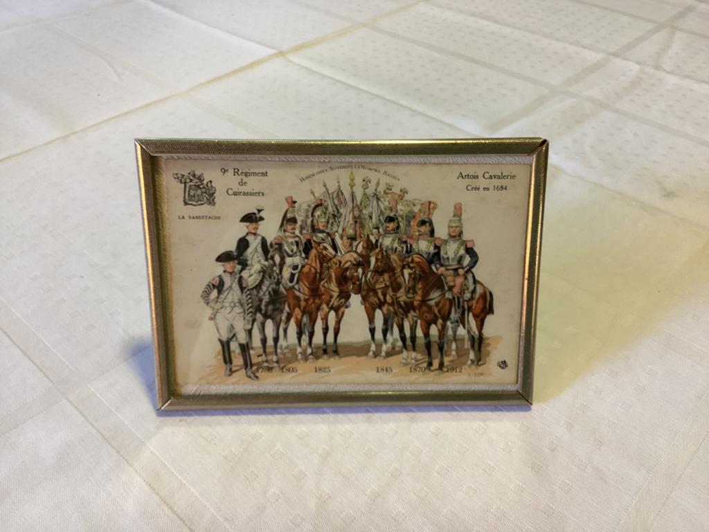 Vitage Fotolijst met Oude Postkaart.Artois Cavalerie.France., Audio, Tv en Foto, Fotografie | Fotolijsten, Ophalen of Verzenden