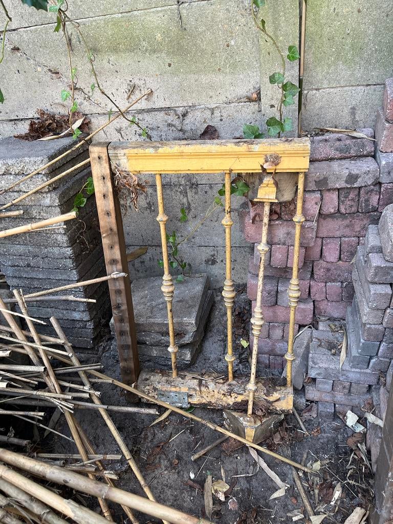 Stuk oude balustrade, gratis ophalen, Ophalen