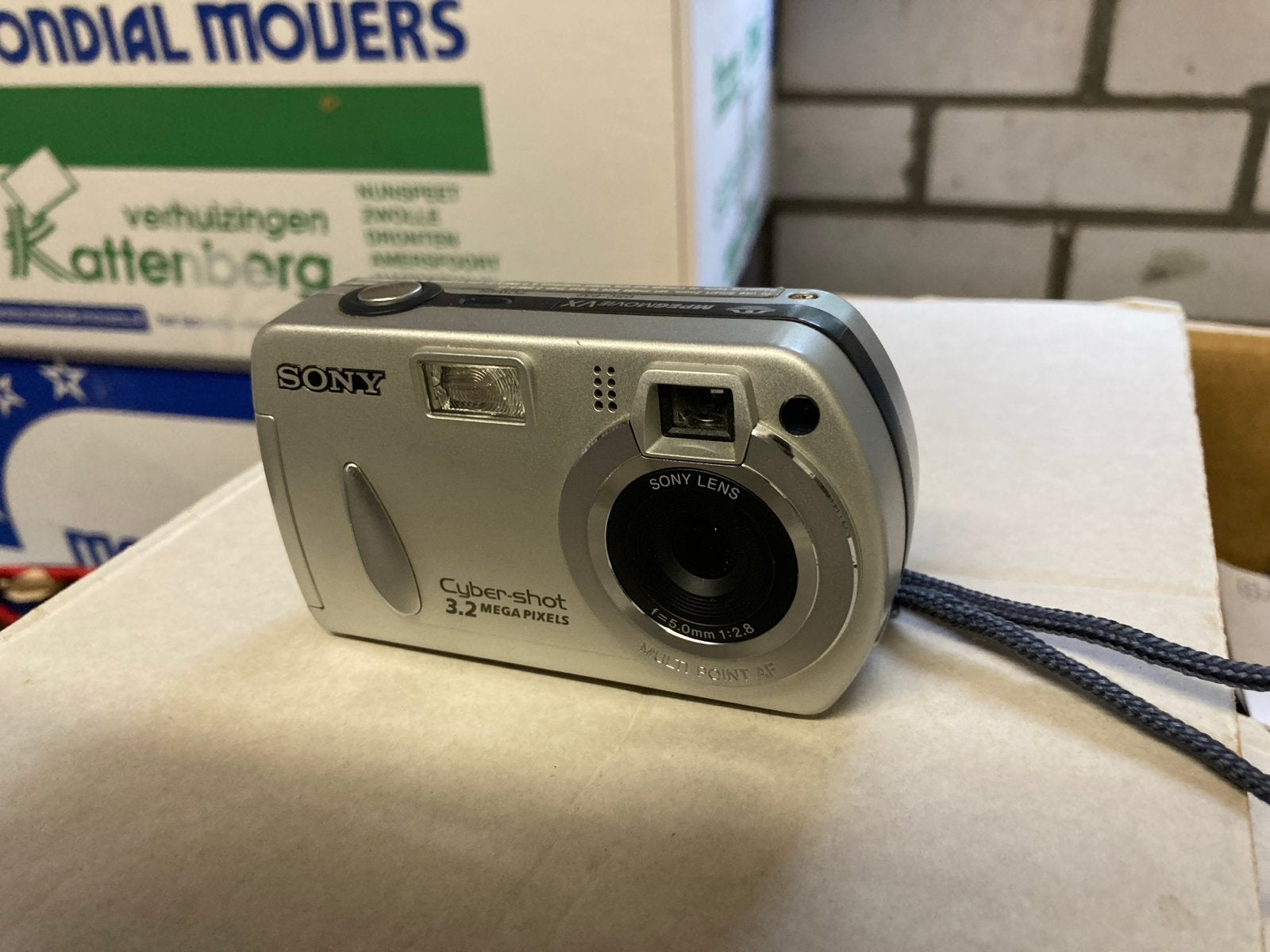 Sony Cyber-shot 3.2 Megapixels Compactcamera, Ingebouwde flitser, Gebruikt, Geheugenkaart, Ophalen of Verzenden