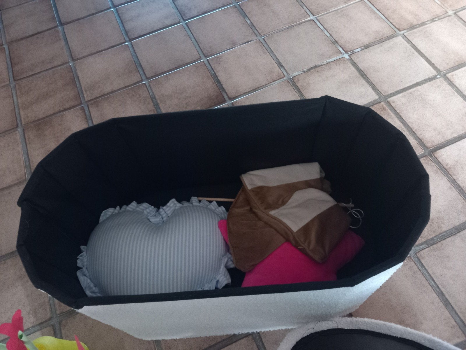 Ovale poef/opbergbox met teddy stof., Huis en Inrichting, Ophalen, Gebruikt, 55 tot 75 cm, Modern, Scandinavisch, Cozy
