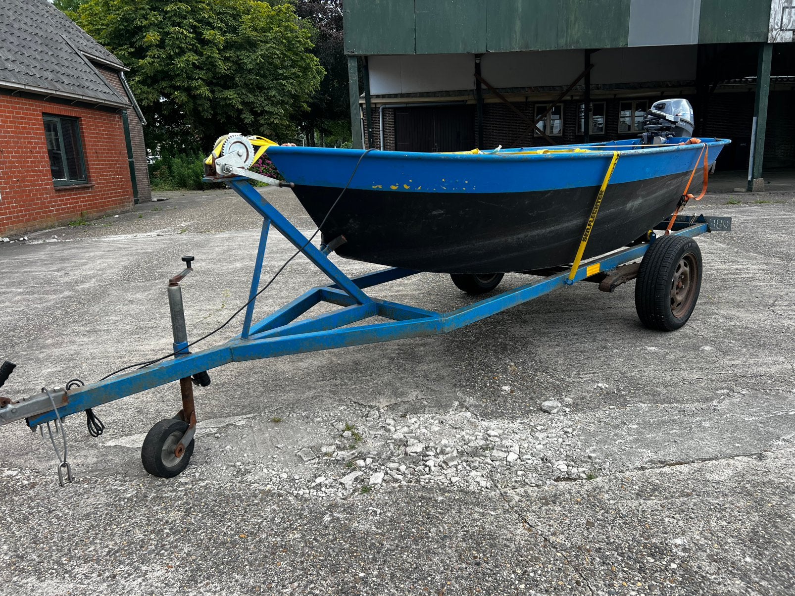 KOOPJE # sloep geheel compleet trailer en motor # KOOPJE, Ophalen, 4 m, Staal, 6 pk
