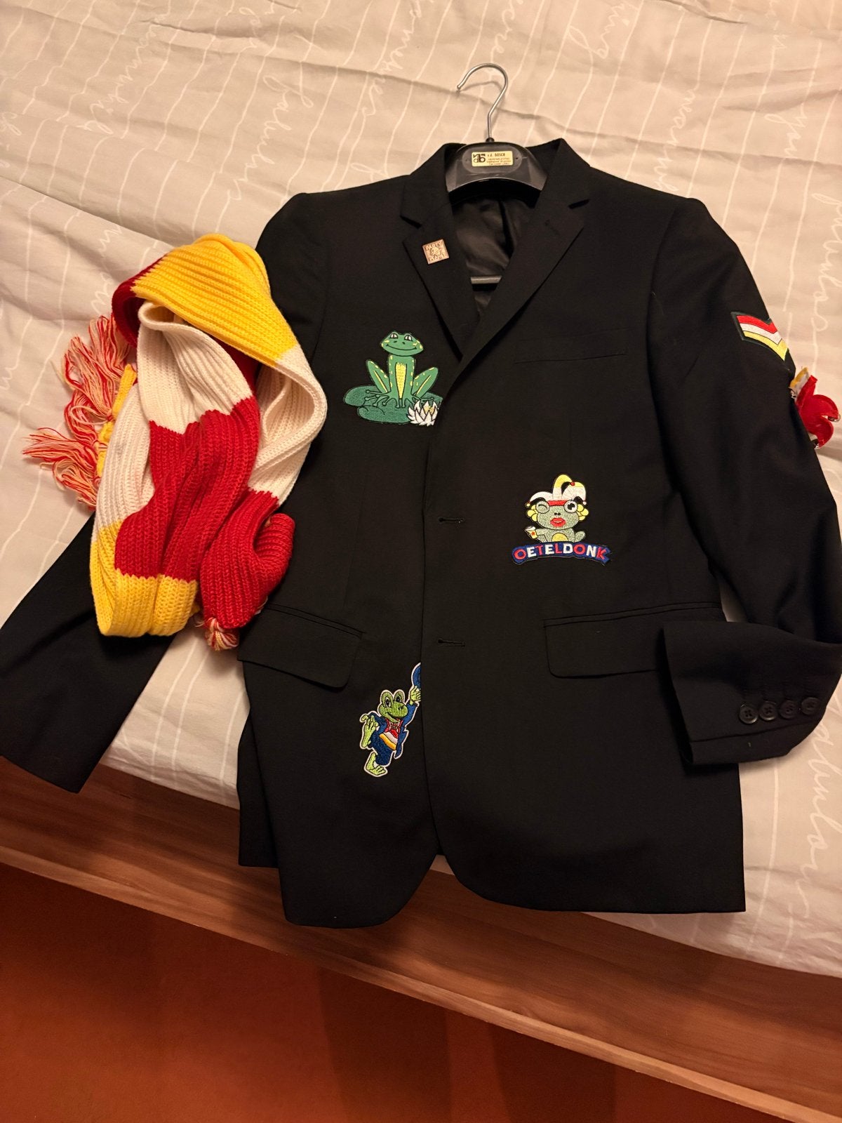 Oeteldonk Carnaval Jasje met Sjaal - Maat S/M, Carnaval, Maat 48/50 (M), Ophalen of Verzenden, Zo goed als nieuw