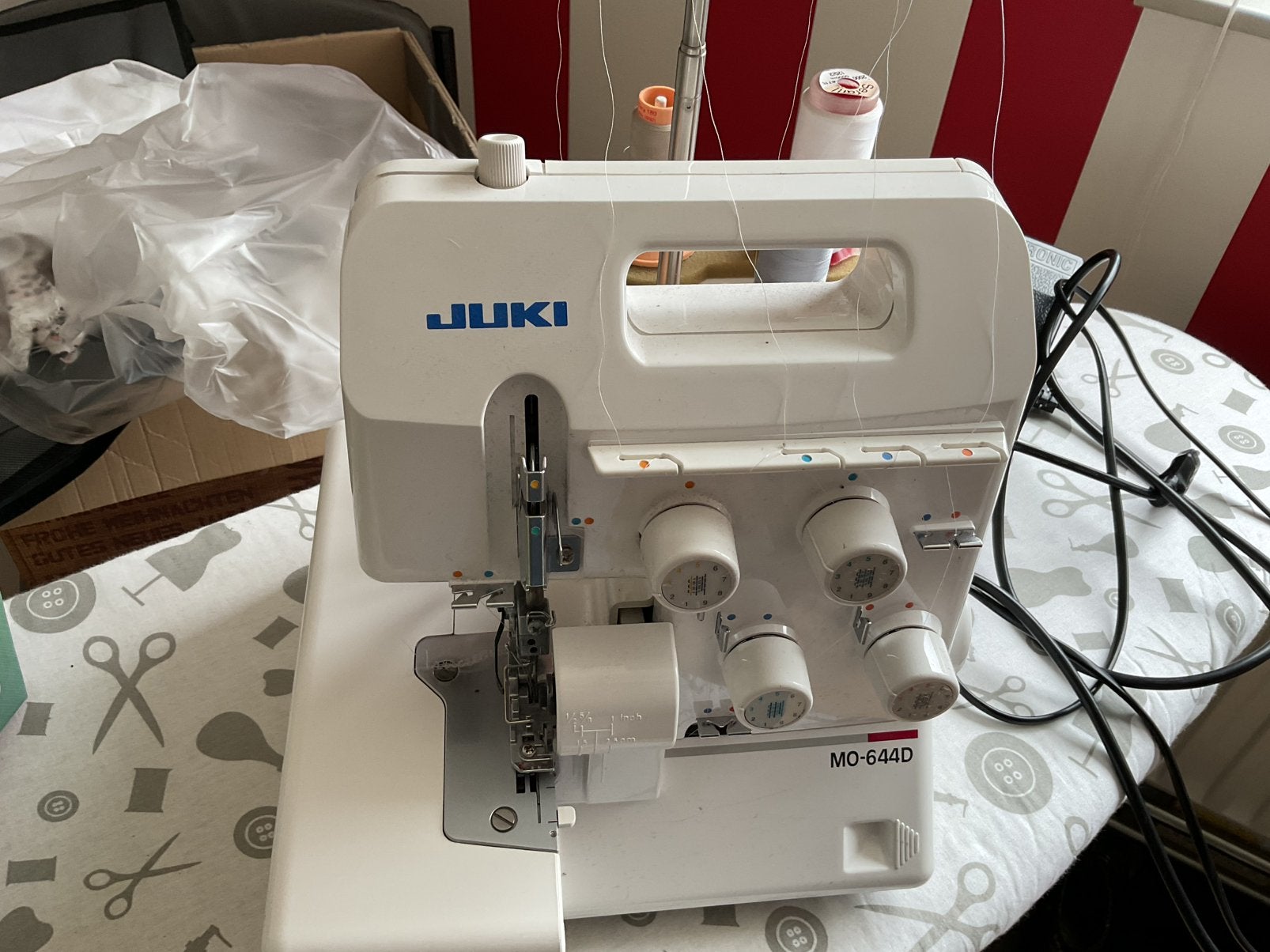 JUKI MO 644D, Ophalen, Zo goed als nieuw, Lockmachine, Overige merken