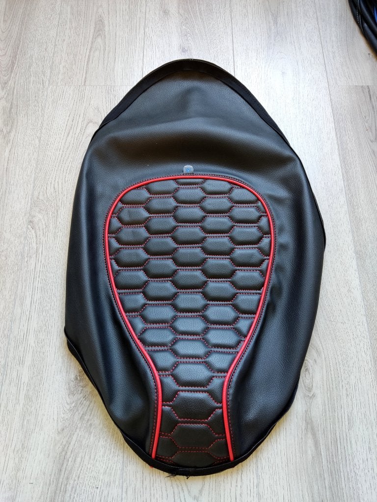 UITVERKOOP! Zadelhoes buddydek Piaggio Zip audi rs rood, Info@jynkx.com, Nieuw, Ophalen of Verzenden, Piazza 99
