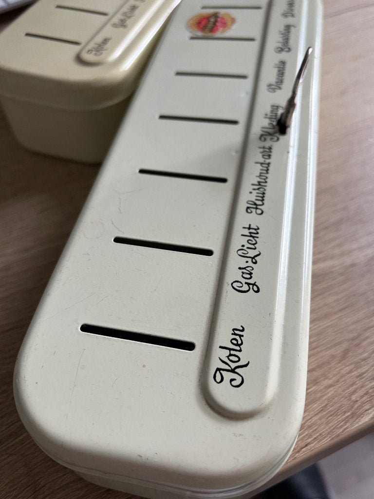 2 vintage brabantia huishoud / spaarblikken met sleutel, Verzamelen, Spaarpotten, Ophalen of Verzenden, Gebruikt, Metaal of Blik