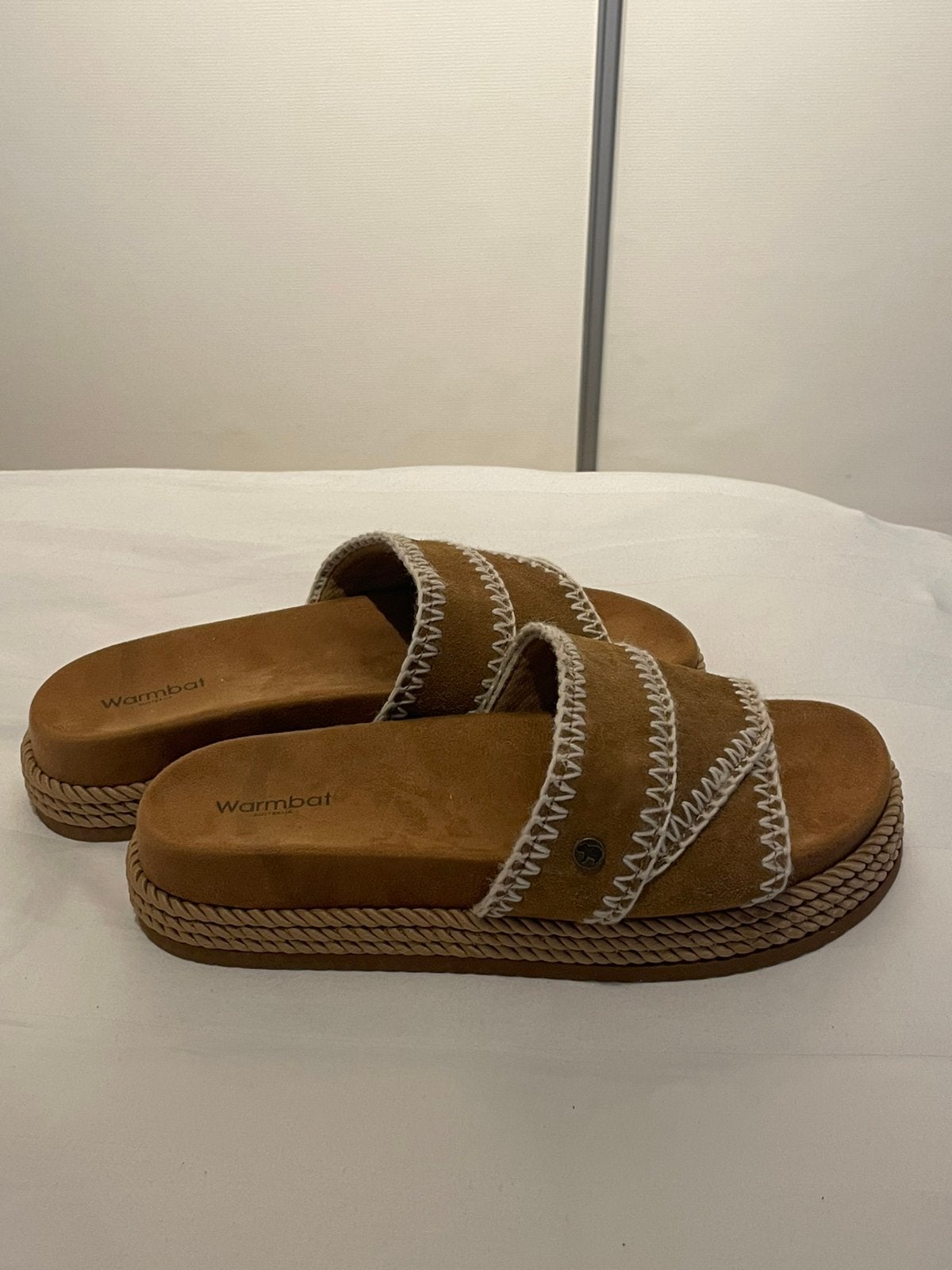 Mooie slippers van Warmbat, Ophalen of Verzenden, Zo goed als nieuw