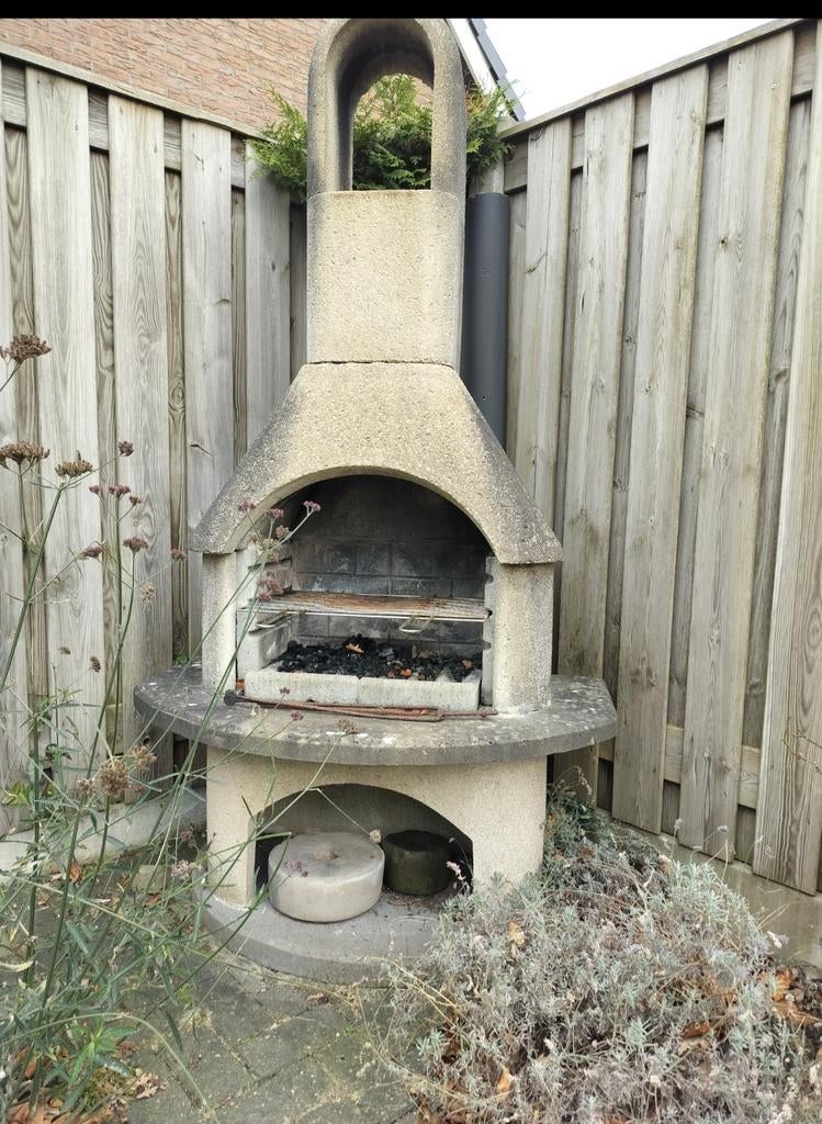 Betonnen BBQ Gratis, Ophalen, Gebruikt, Onbekend, Met accessoires