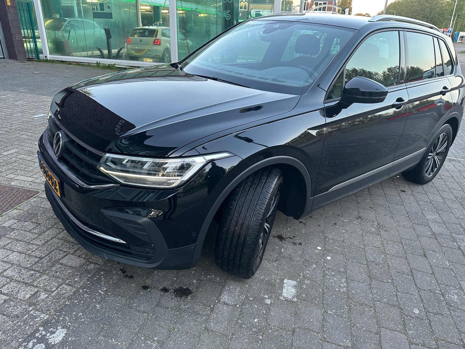 Volkswagen Tiguan 1.5 TSI 150pk DSG 2021 facelift United, Auto's, Volkswagen, 1441 kg, 4 cilinders, 150 pk, Zwart
