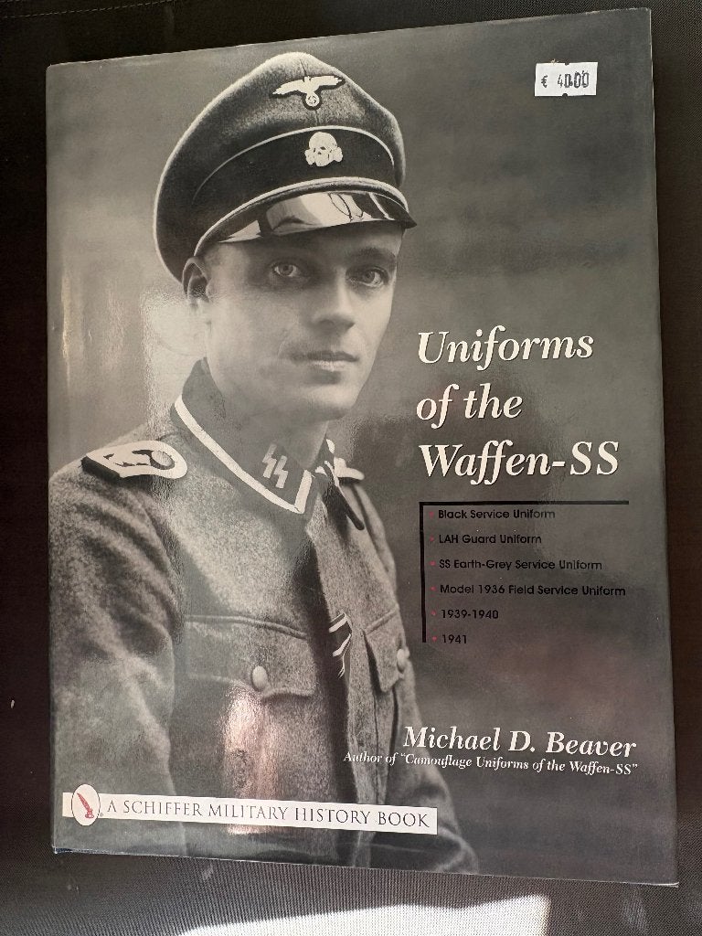 Uniformen van de Waffen-SS - Michael D. Beaver, Tweede Wereldoorlog, Verzenden, Zo goed als nieuw, Michael D. Beaver