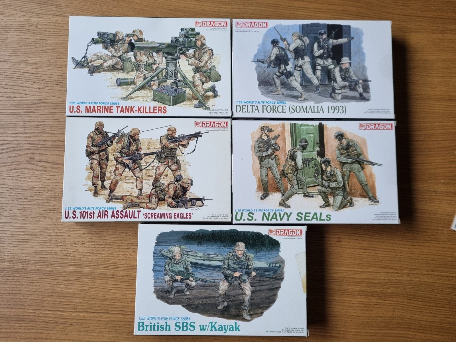 5 dozen met Dragon 1:35 soldaten (US - British modern), Ophalen of Verzenden, Zo goed als nieuw, 1:35 tot 1:50, Figuur of Figuren