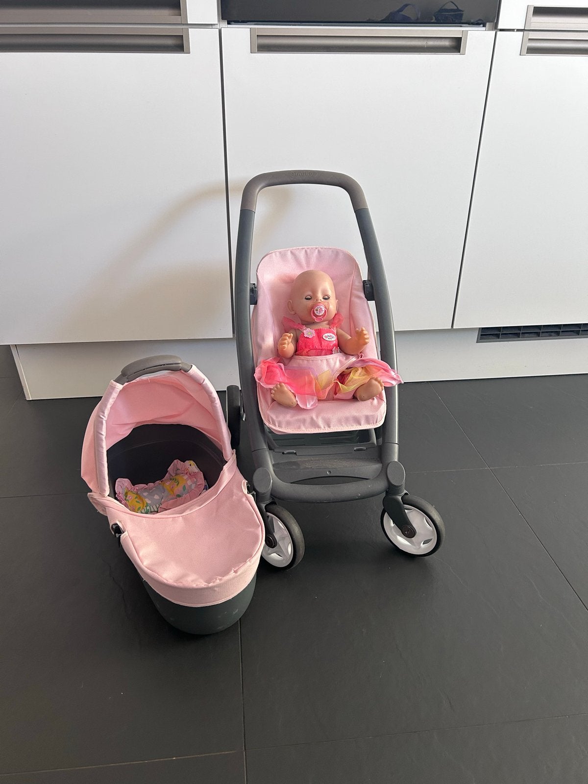 Maxi-Cosi poppenwagen met Baby Born pop, Kinderen en Baby's, Speelgoed | Poppen, Gebruikt, Babypop, Ophalen