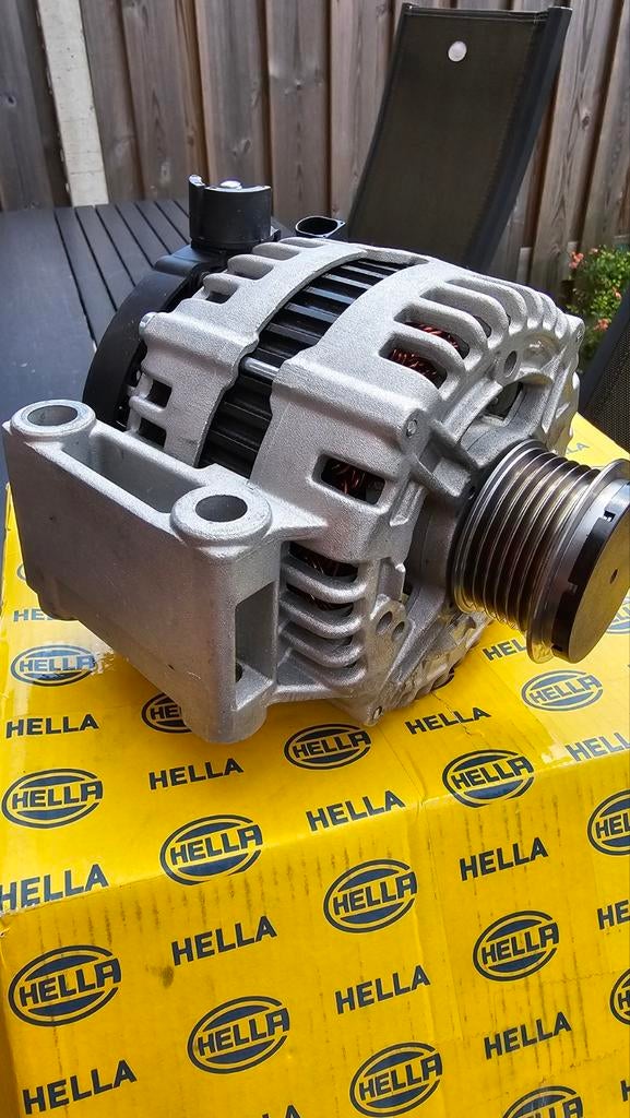 Hella Dynamo 14V 150A - Vrijwel nieuw, Auto-onderdelen, Ophalen of Verzenden, Volvo