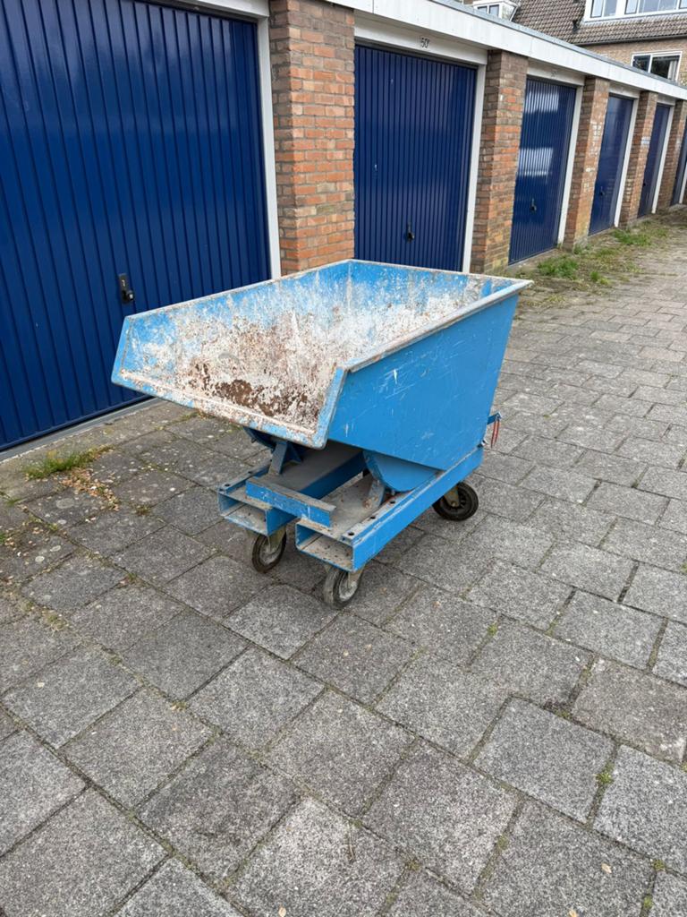 Te koop 2 kubel bakken, 100 liter of meer, Ophalen of Verzenden, Zo goed als nieuw, Transportkar