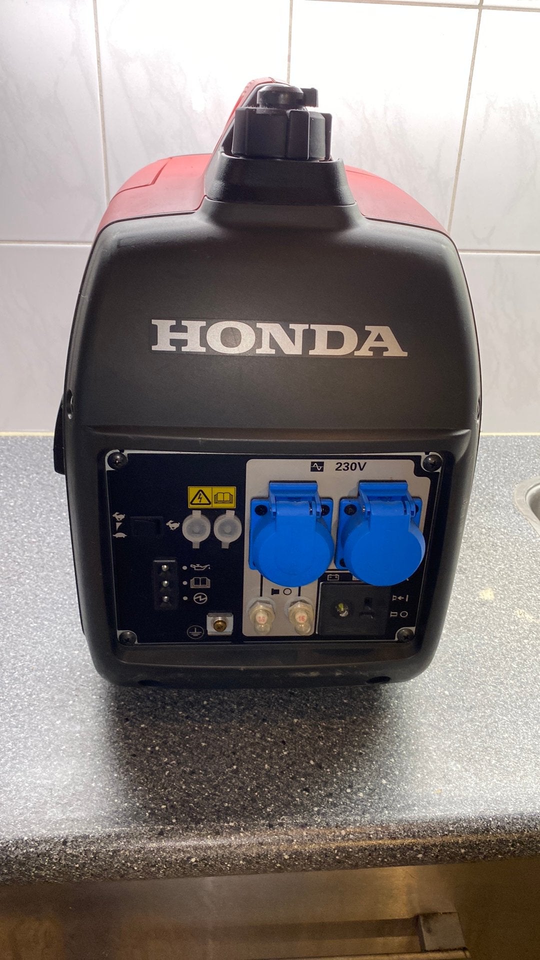 Honda EU 20i. Nieuw Staat., Ophalen, Benzine, Zo goed als nieuw, Geluidgedempt
