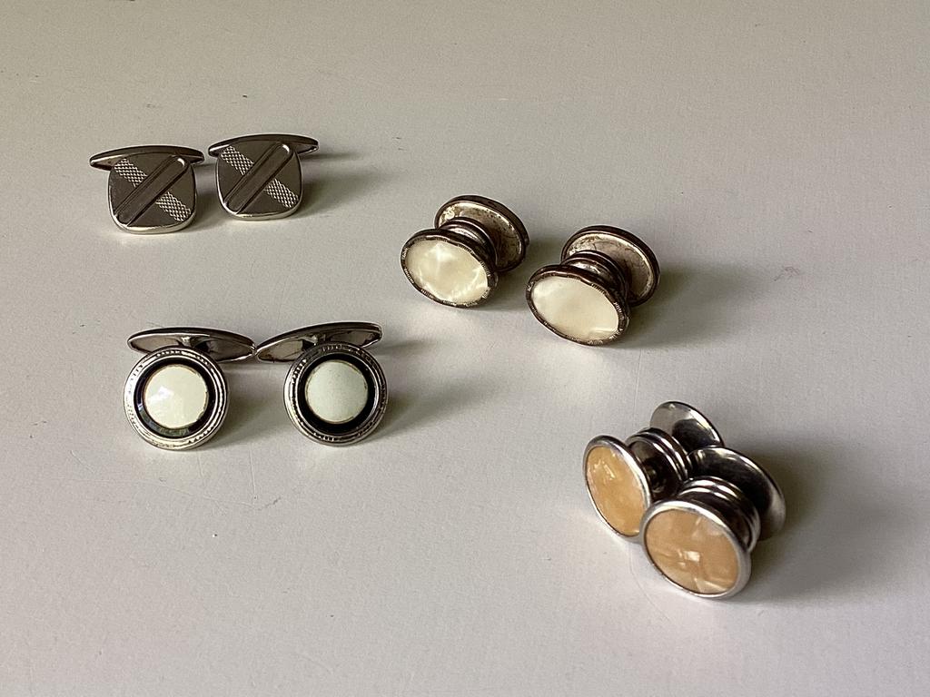 Lot Vintage Manchetknopen ( in Hilversum ), Sieraden, Tassen en Uiterlijk, Manchetknopen, Ophalen of Verzenden, Gebruikt, Overige materialen