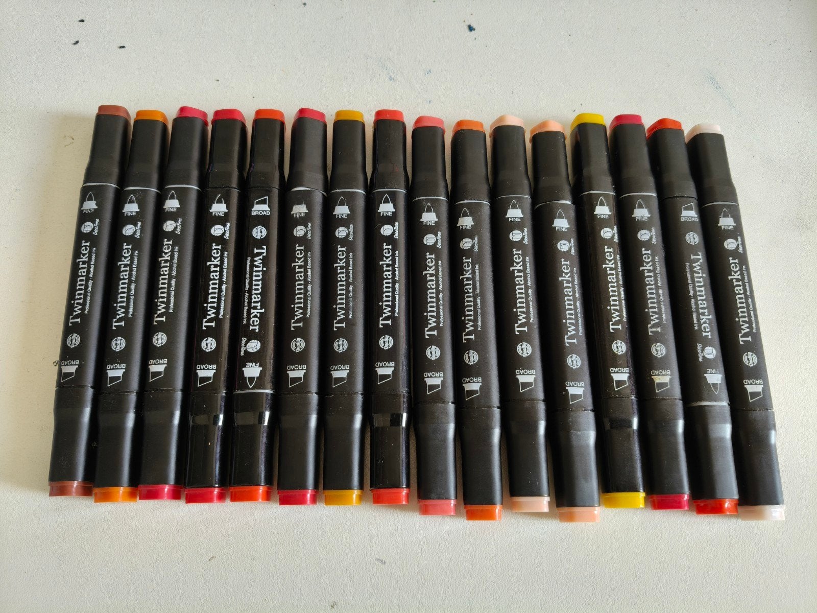 Twinmarkers - Set van 16 alcoholmarkers, Hobby en Vrije tijd, Ophalen of Verzenden, Zo goed als nieuw, Potlood of Stift