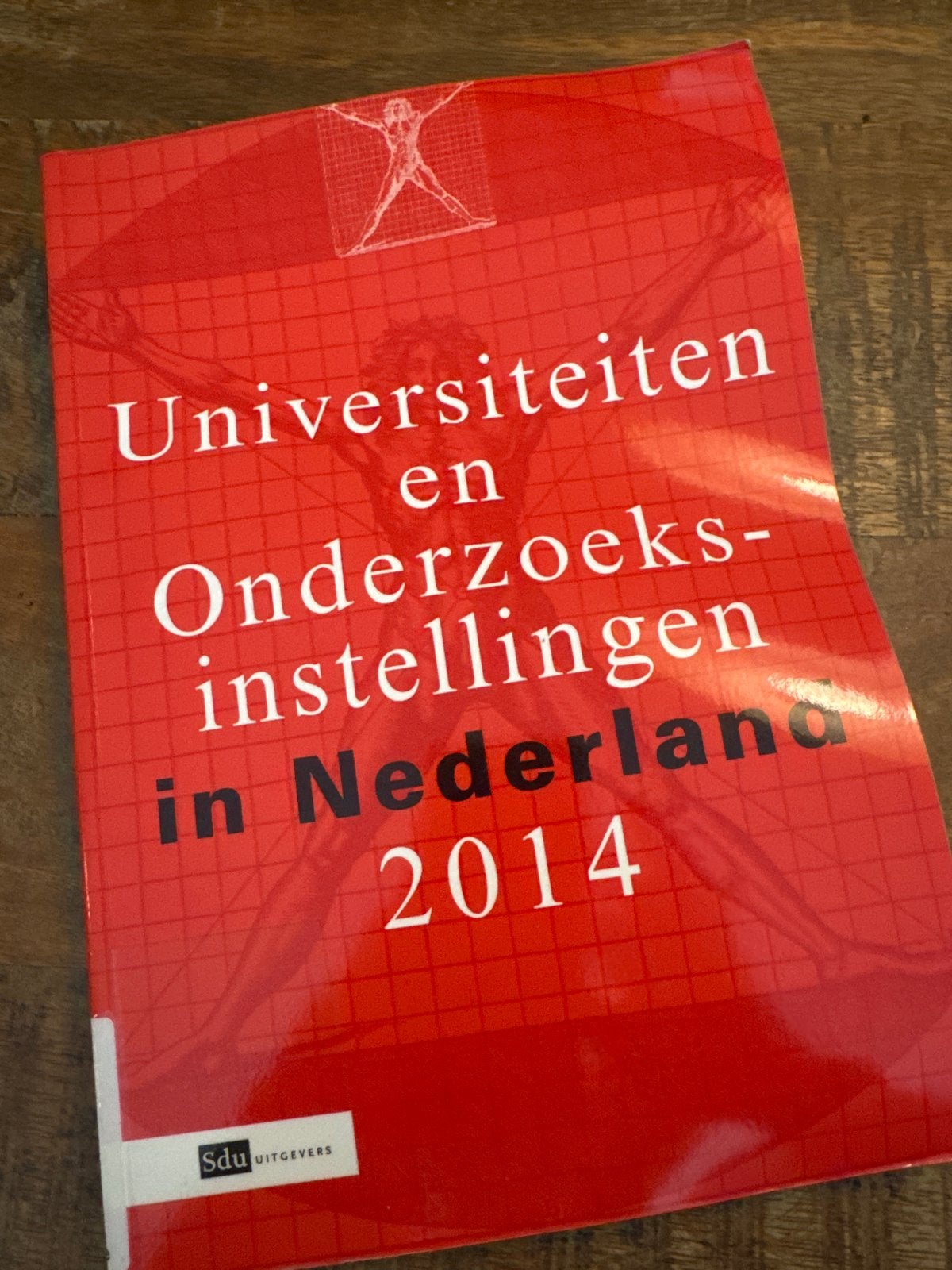 Universiteiten en Onderzoeksinstellingen in Nederland 2014, Ophalen of Verzenden, Zo goed als nieuw, WO