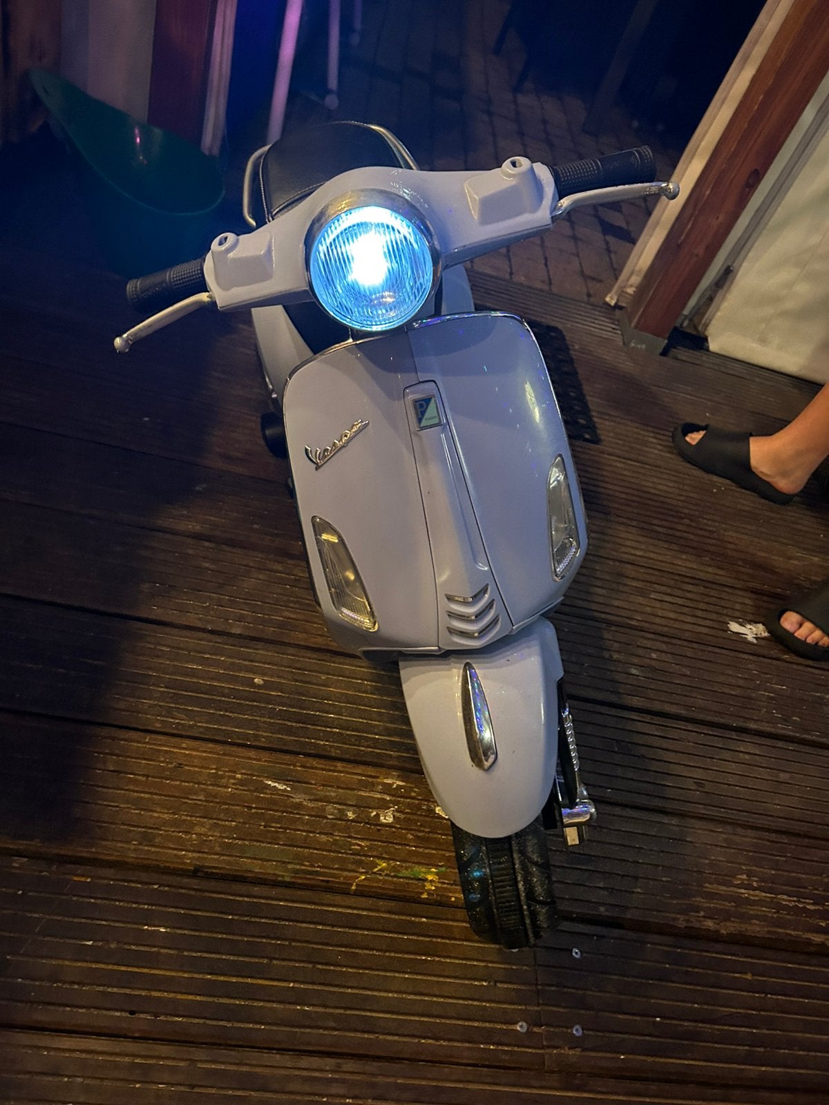 Piaggio Vespa 12v scooter, Ophalen, Zo goed als nieuw