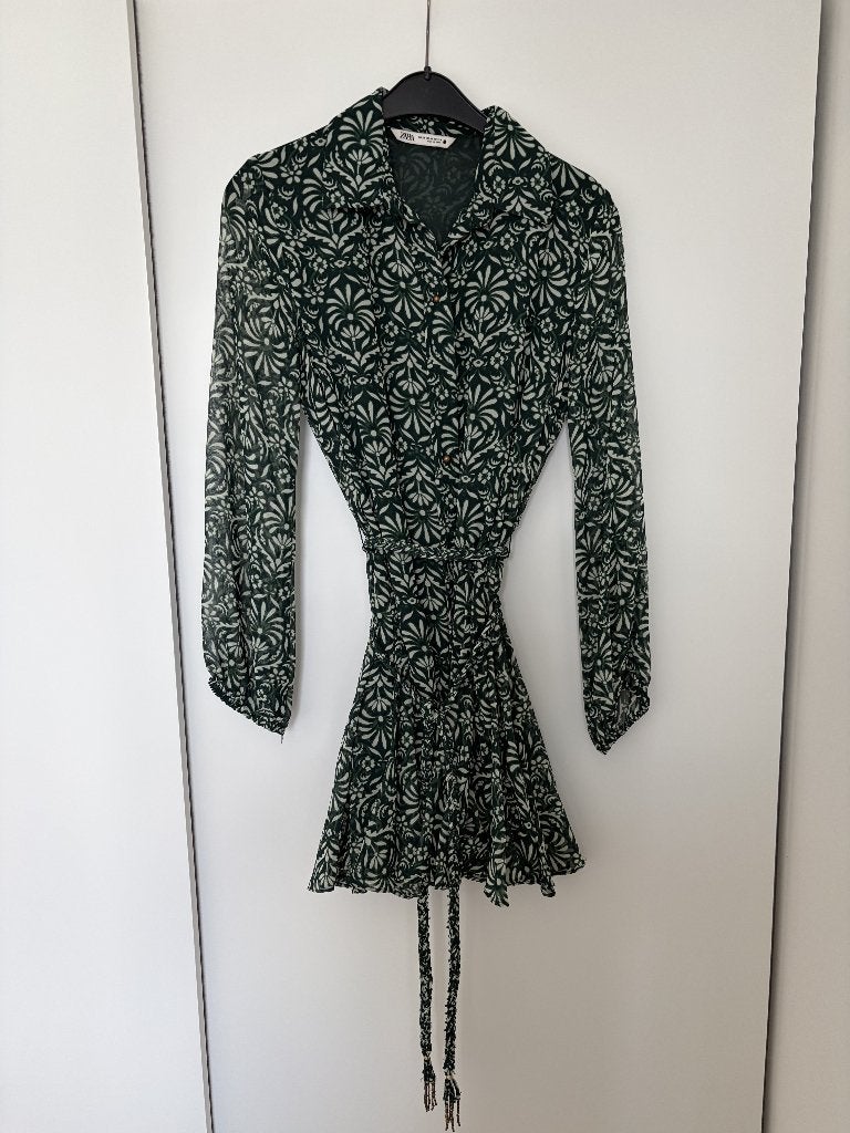 Zara mini jurk met print en strikceintuur, maat XS., Kleding | Dames, Zara, Ophalen of Verzenden, Zo goed als nieuw, Maat 34 (XS) of kleiner