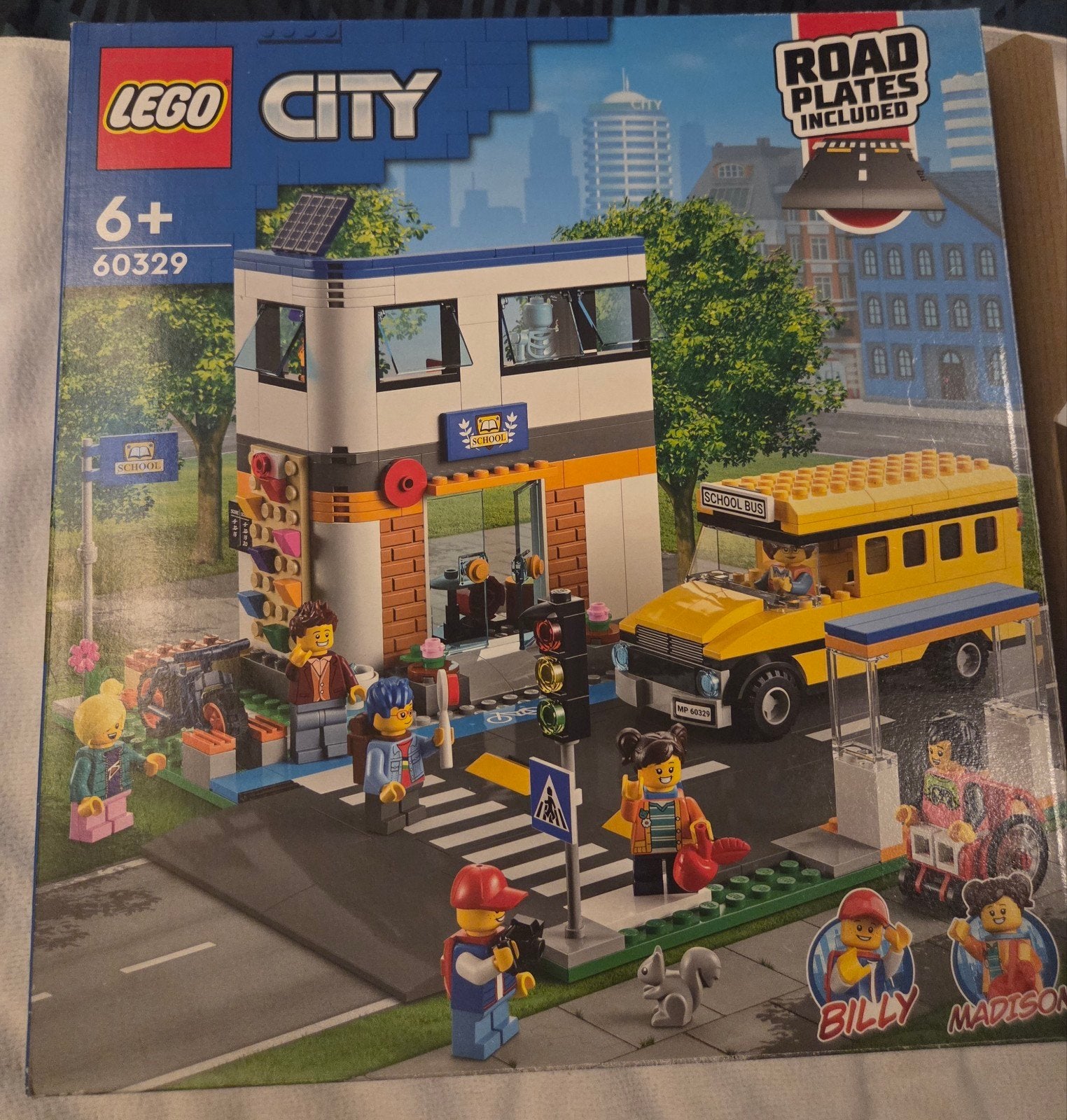 Lego City 60329 Stadsleven met doos en boekje, Compleet, Lego, Ophalen of Verzenden, Complete set