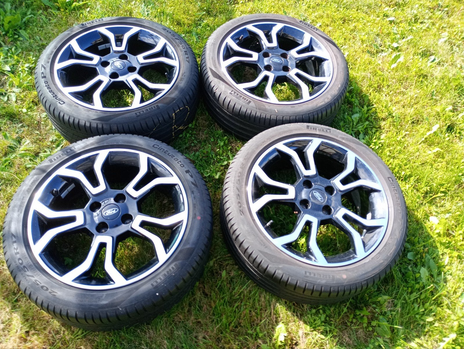 Set 17 inch Ford EcoSport / Focus aluvelgen met 6mm banden, Auto-onderdelen, Gebruikt, 17 inch, Band(en), Personenwagen