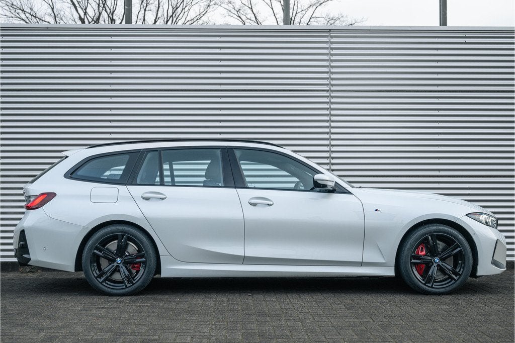 BMW 3 Serie Touring 330i xDrive High Executive M Sport Autom, Auto's, BMW, Automaat, 1998 cc, Euro 6, 4 cilinders