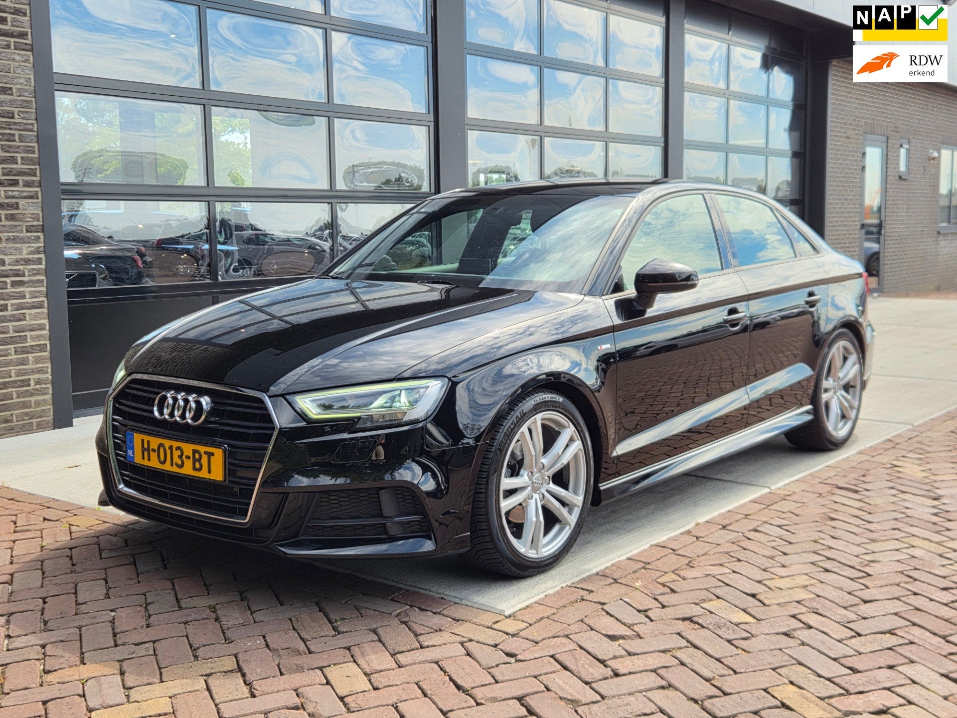 Audi A3 Limousine 35 TFSI CoD Advance Sport AUT, Auto's, Audi, Gebruikt, Euro 6, 150 pk, Leder en Stof
