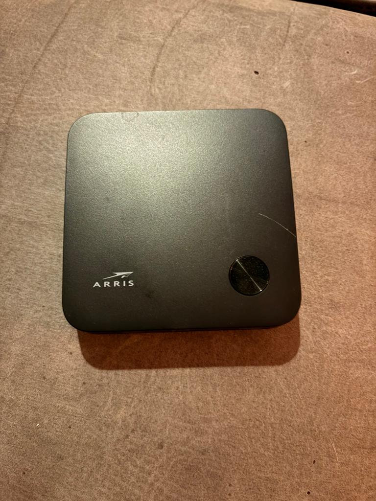 Arris Router/Modem - Zonder kabels, Computers en Software, Routers en Modems, Ophalen of Verzenden, Gebruikt, Router met modem