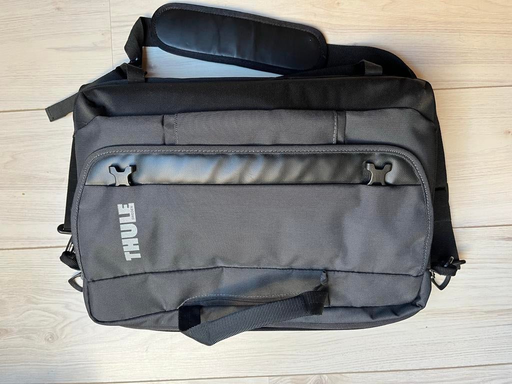 Thule Laptop Tas - Ideaal voor 15 inch laptops, Computers en Software, Laptoptassen, Ophalen of Verzenden, 15 inch, Gebruikt, Schoudertas