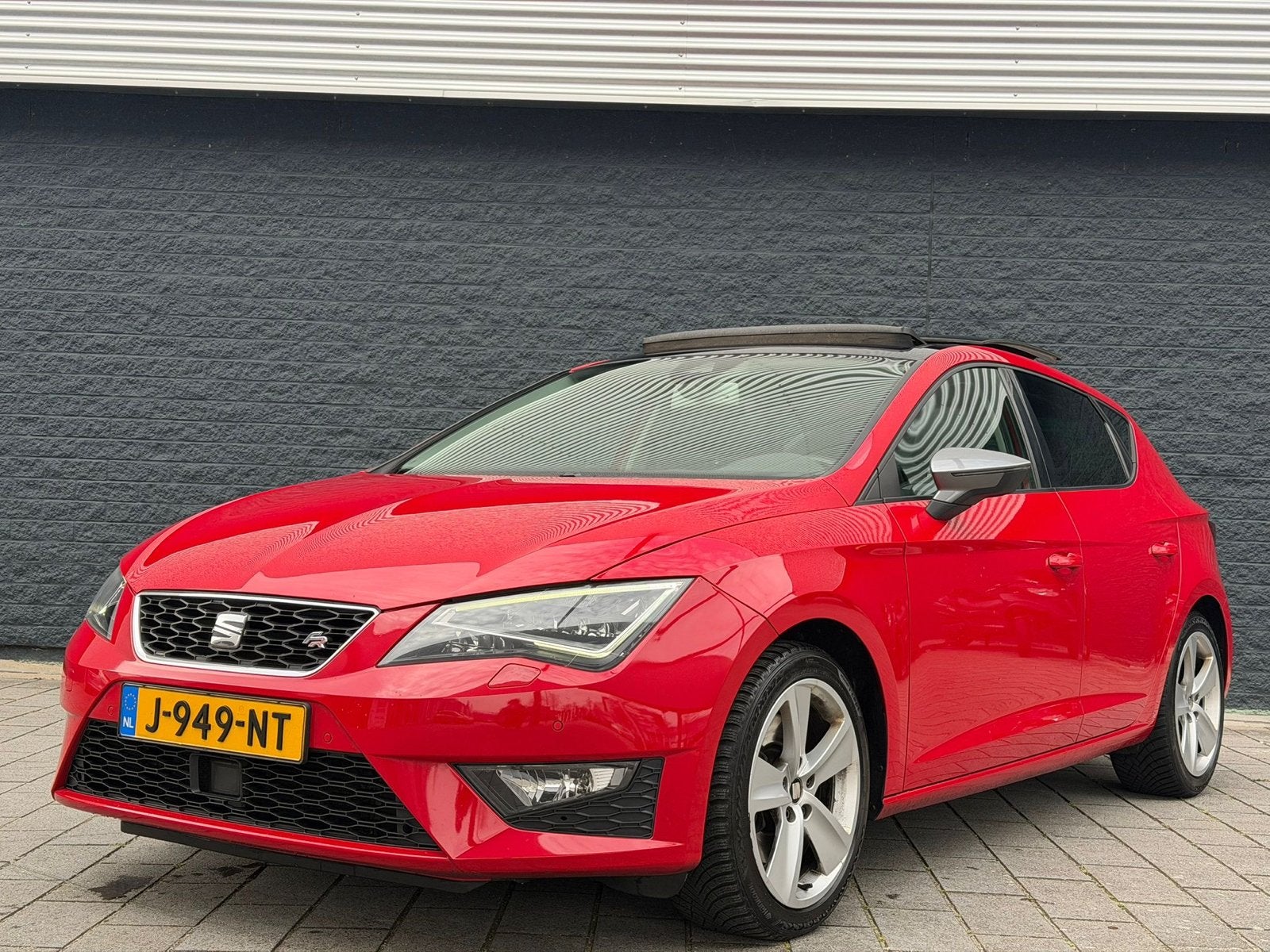 Seat Leon 1.8 TSI 180PK Dsg-7 2015 Rood, 1227 kg, Zwart, 4 cilinders, Leder