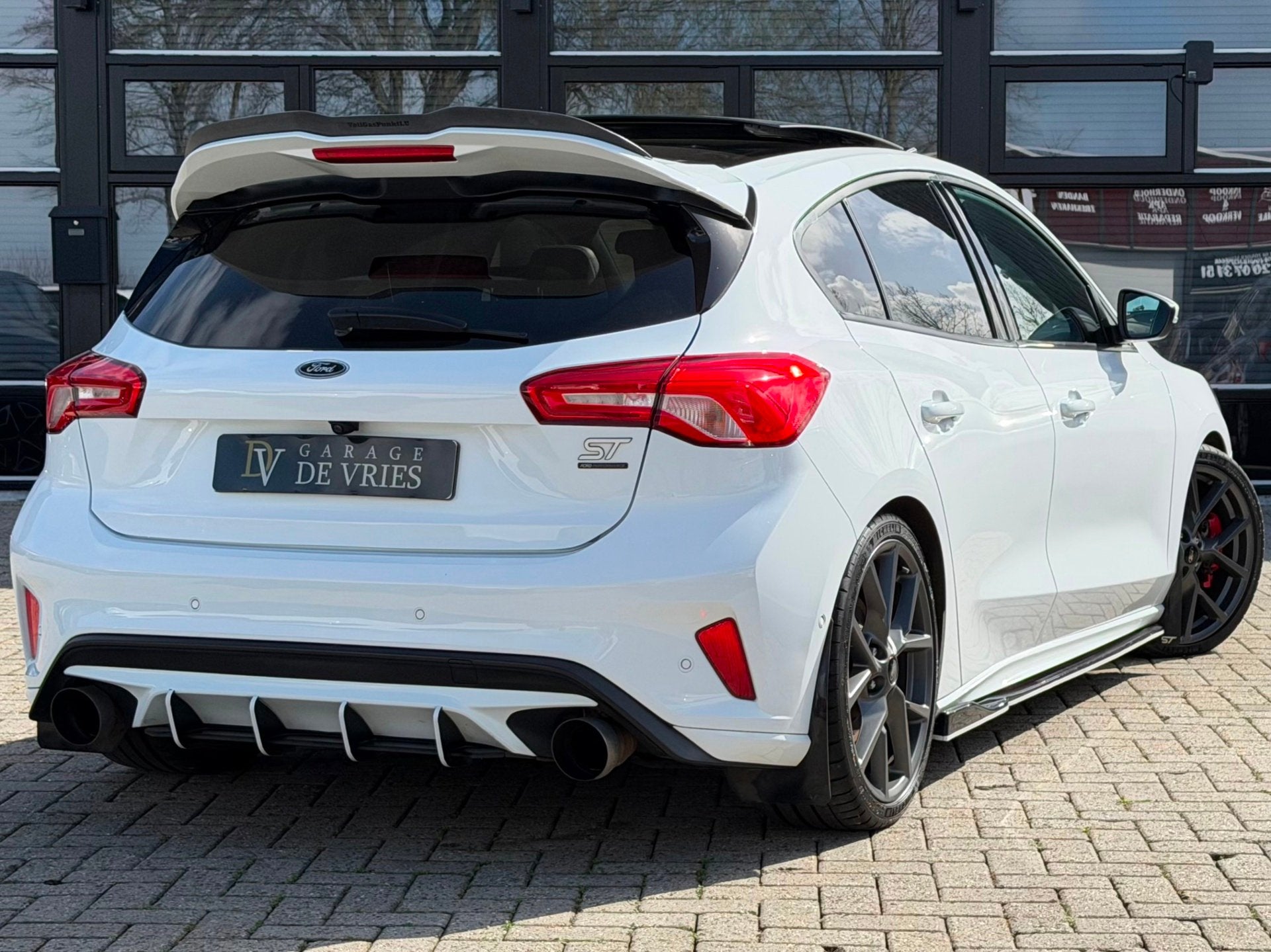 Ford Focus 2.3 EcoBoost ST-3 Panoramadak Sportuitlaat ACC Re, Auto's, 1408 kg, Gebruikt, Zwart, 4 cilinders