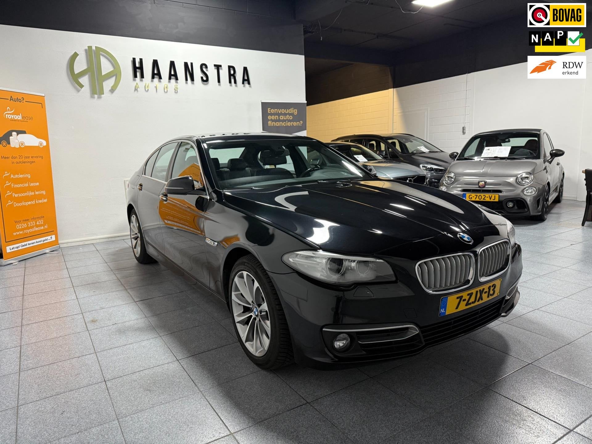 BMW 5-serie 520i Sedan Modern Navigatie vol leder NL Auto! N, Achterwielaandrijving, 4 cilinders, 2000 kg, Zwart