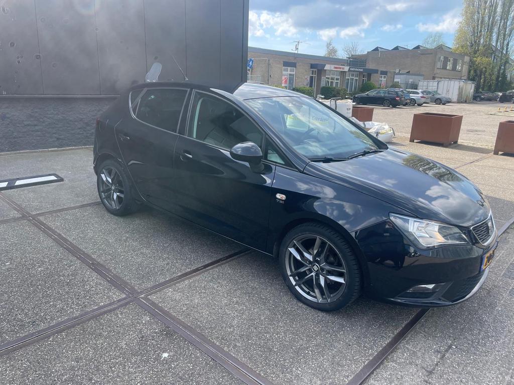 Seat Ibiza 1.2 TSI 77KW 2012 Zwart / 211000KM, Auto's, Seat, Voorwielaandrijving, 40 €/maand, 995 kg, Origineel Nederlands