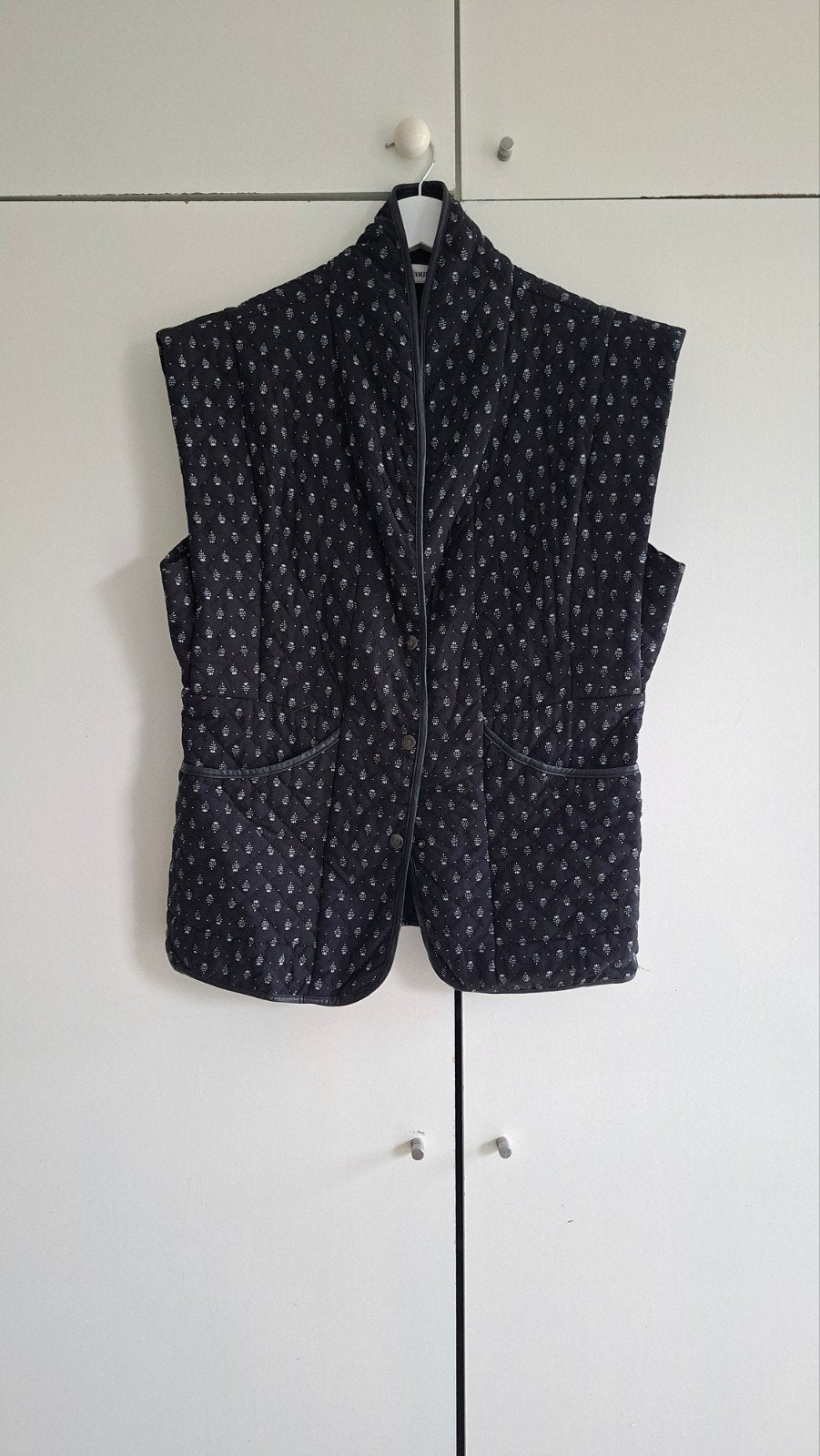 Zwart gewatteerd Co couture vest met print maat M, Maat 38/40 (M), Zwart, Ophalen of Verzenden, Onbekend