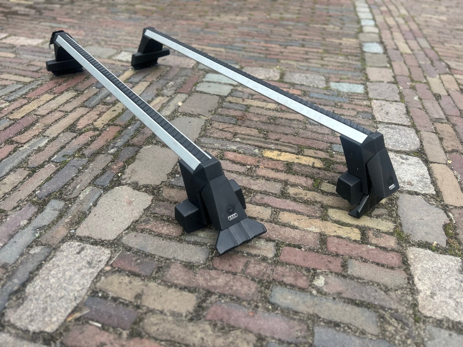 Originele Audi Q2 dakdragers - Zo goed als nieuw, Ophalen, Zo goed als nieuw