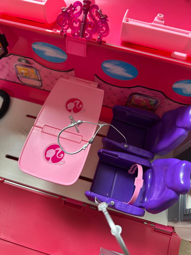 Barbie Vliegtuig Speelset - Compleet met Accessoires, Ophalen of Verzenden, Zo goed als nieuw, Barbie