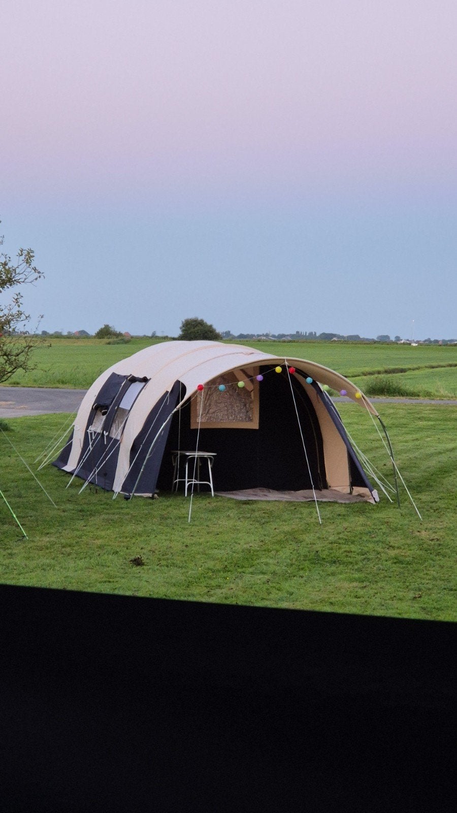 Ruime tunneltent voor 4 personen., Caravans en Kamperen, Tenten, Ophalen of Verzenden, Gebruikt, Tot en met 4